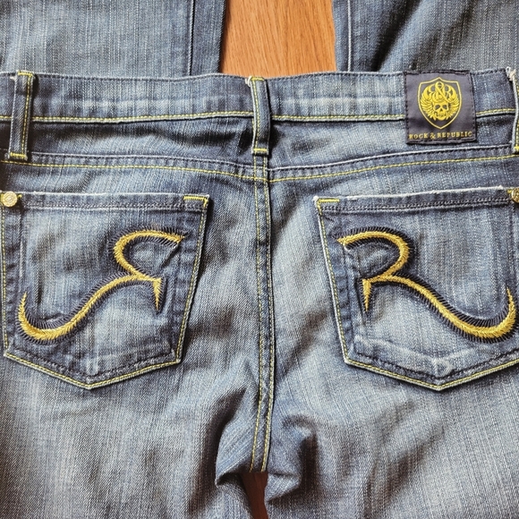 Rock & Republic Blue Boot Cut Jeans - Picture 2 of 6